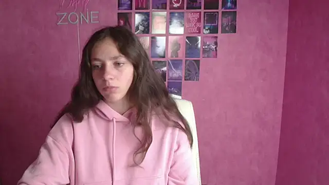 KissMeJulia online show from May 2026 05:15:01 AM