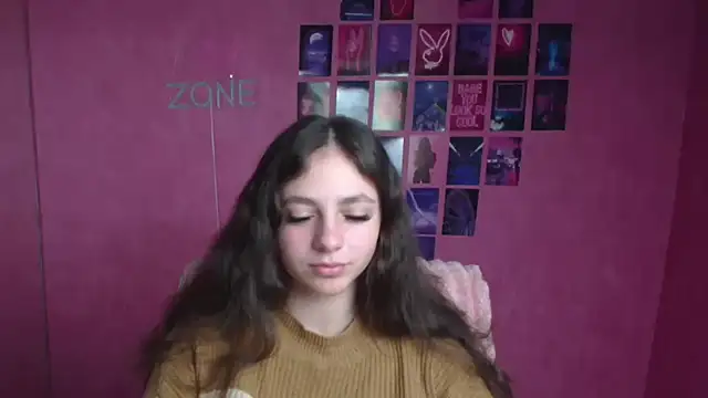 KissMeJulia online show from April 2026 05:25:01 AM
