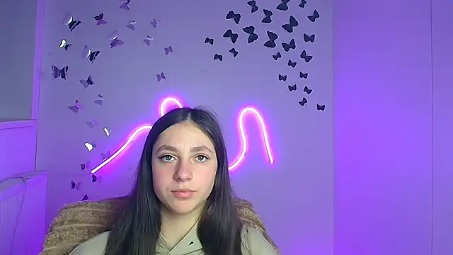 KissMeJulia online show from April 2026 05:48:02 PM