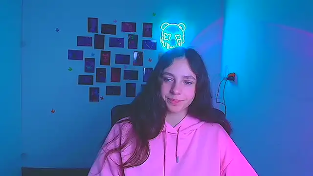 KissMeJulia online show from March 2026 06:46:02 AM