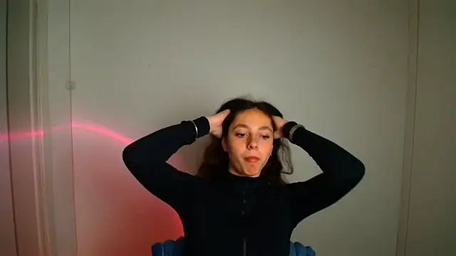 KissMeJulia online show from May 2026 10:33:01 AM