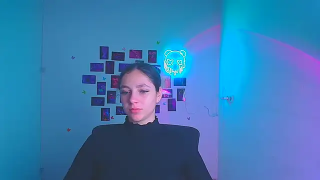 KissMeJulia online show from April 2026 11:34:01 AM