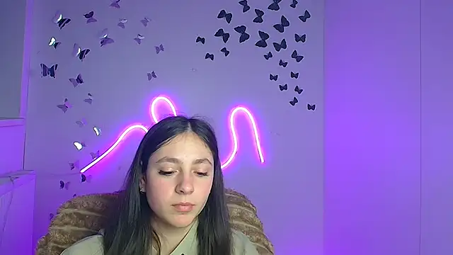 KissMeJulia online show from April 2026 07:07:02 PM