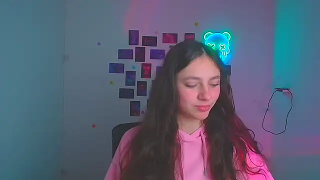 KissMeJulia online show from April 2026 05:36:01 AM
