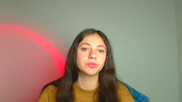 KissMeJulia online show from April 2026 05:42:02 AM