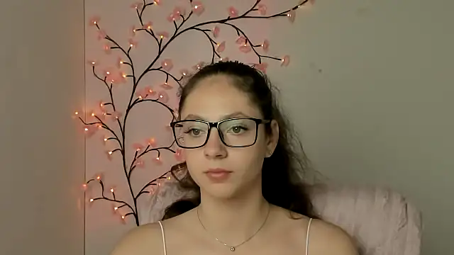 Snapshot of KissMeJulia chatting on June 2026 05:24:02 AM KissMeJulia online show from June 2026 05:24:02 AM