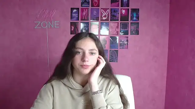 KissMeJulia online show from May 2026 05:27:02 AM