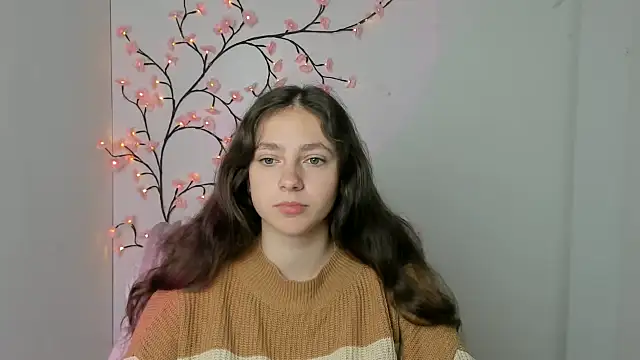 KissMeJulia online show from May 2026 05:18:02 AM