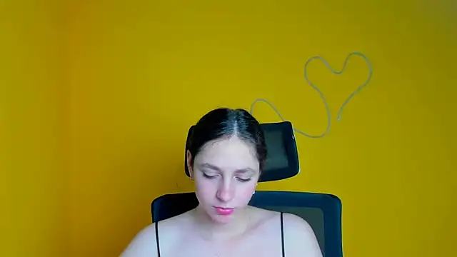 KissMeJulia online show from May 2026 11:06:01 AM