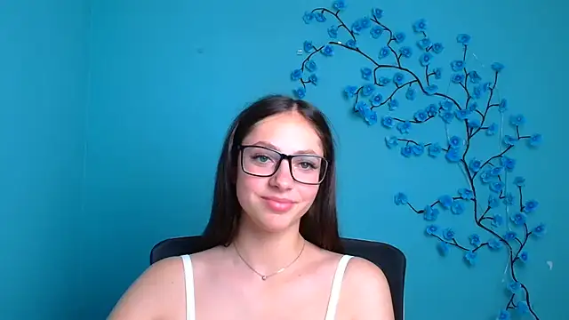 KissMeJulia online show from June 2026 11:27:01 AM