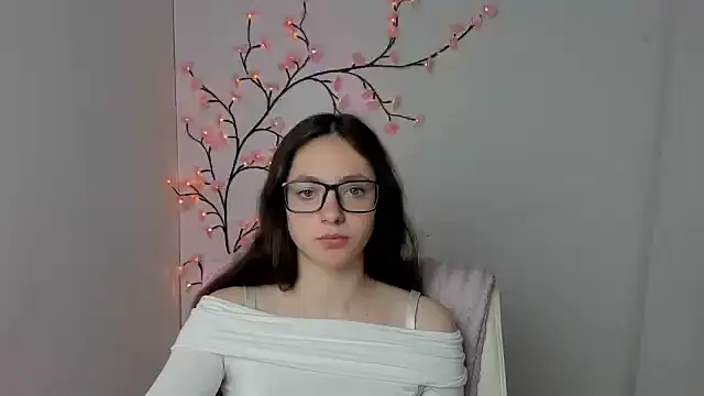 KissMeJulia online show from May 2026 05:33:01 AM