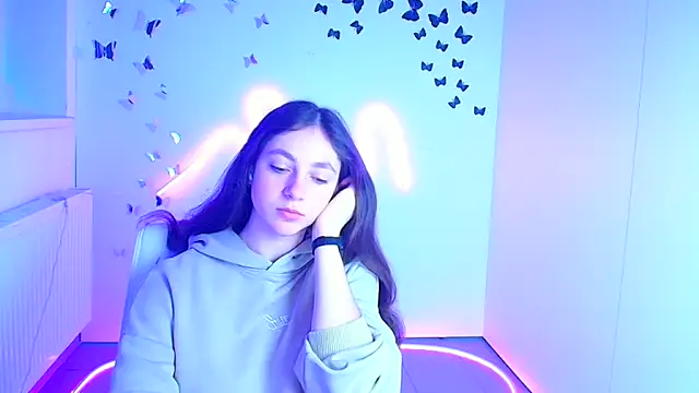 KissMeJulia online show from March 2026 06:28:02 AM