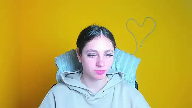 KissMeJulia online show from April 2026 11:17:01 AM