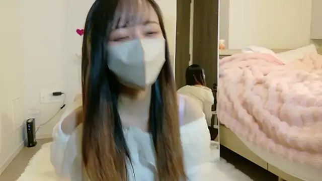 Snapshot of maichan_v chatting on February 2026 01:23:01 PM maichan v online show from February 2026 01:23:01 PM