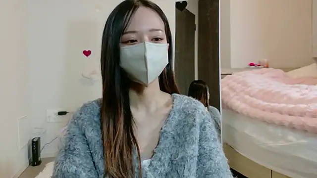 Snapshot of maichan_v chatting on February 2026 01:22:02 PM maichan v online show from February 2026 01:22:02 PM