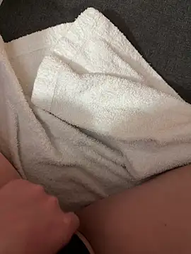 Frenchgirl45 online show from April 2026 10:49:01 PM