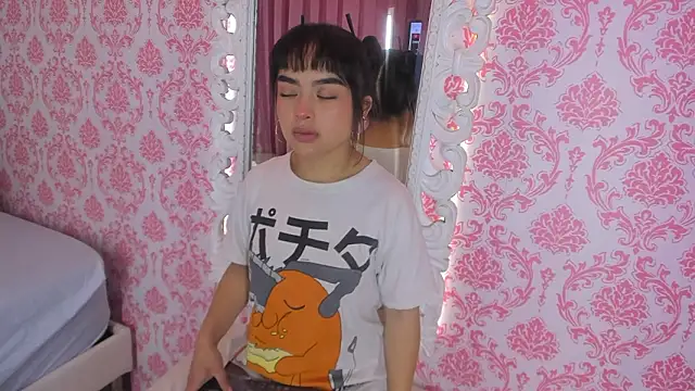 Snapshot of Mai_Rouse chatting on February 2026 12:05:02 PM Mai Rouse online show from February 2026 12:05:02 PM