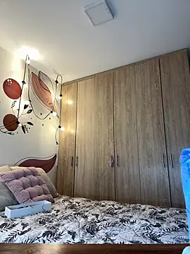 Elisabeth-rodriguez online show from April 2026 05:47:01 PM