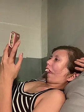 lady moon09 online show from April 2026 02:40:02 PM