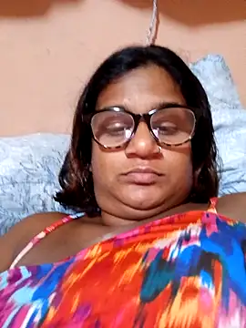 indianstrawberrylips4u online show from April 2026 05:47:01 PM