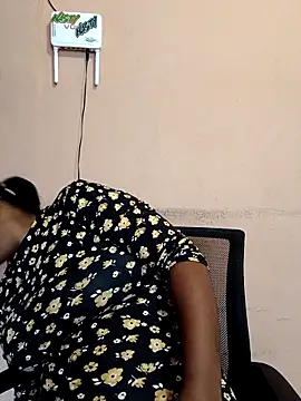 indianstrawberrylips4u online show from May 2026 02:44:01 PM