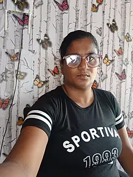 indianstrawberrylips4u online show from May 2026 10:01:02 AM