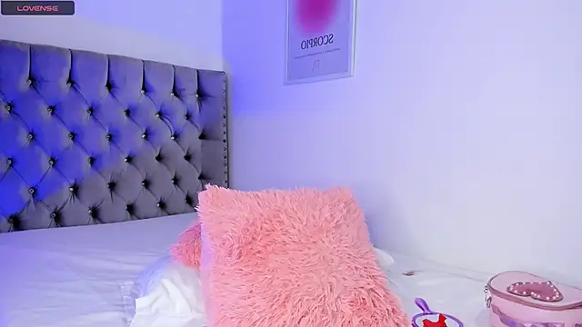 eva cutee  online show from March 2026 10:04:01 PM