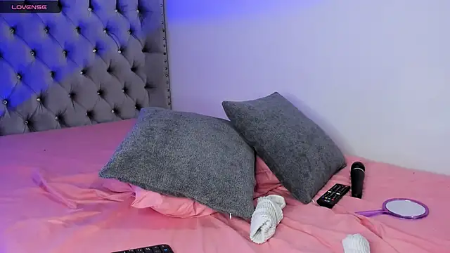 eva cutee  online show from April 2026 12:17:01 AM