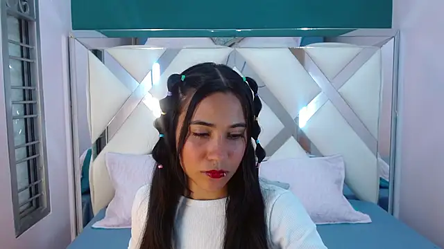 Kate Hewson online show from February 2026 12:38:02 PM