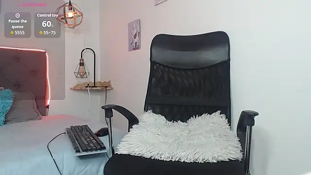 CHERRY DARCK online show from March 2026 02:20:02 PM