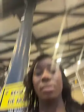 ZarahFerreira online show from April 2026 11:17:02 PM