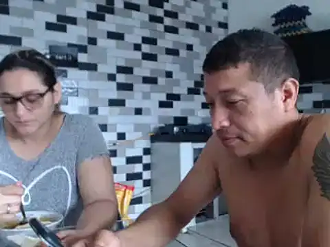 Snapshot of pareja_latina2214 chatting on February 2026 02:14:02 PM pareja latina2214 online show from February 2026 02:14:02 PM