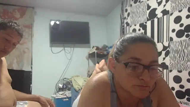 pareja latina2214 online show from May 2026 02:27:02 AM
