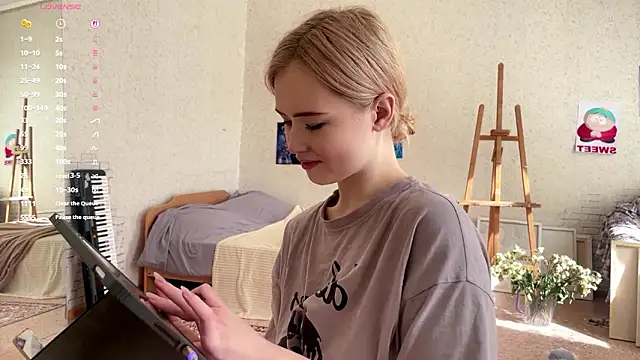 LotusHinata online show from March 2026 04:19:01 AM