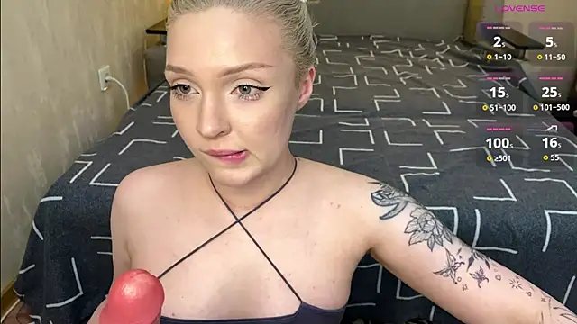 Snapshot of creampiiee chatting on March 2026 04:02:02 PM creampiiee online show from March 2026 04:02:02 PM