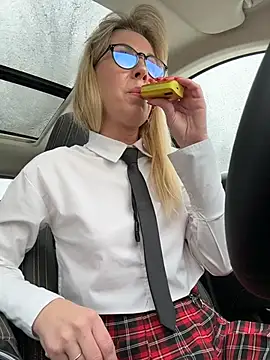 LisaMurr online show from February 2026 12:18:02 PM