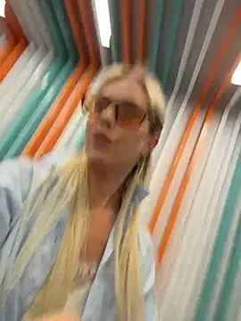 LisaMurr online show from July 2026 10:23:01 AM