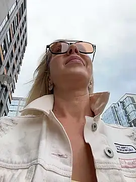LisaMurr online show from June 2026 12:38:01 PM