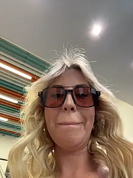 LisaMurr online show from July 2026 10:56:01 AM