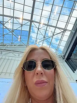LisaMurr online show from May 2026 12:19:01 PM