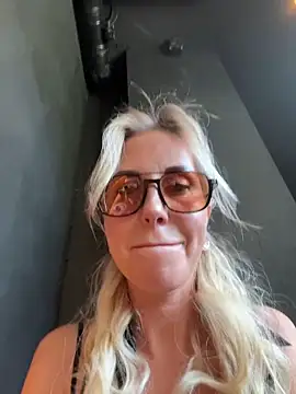 LisaMurr online show from June 2026 01:53:01 PM