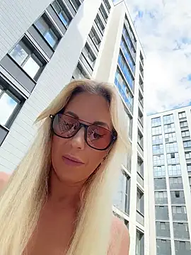 LisaMurr online show from June 2026 10:32:01 AM
