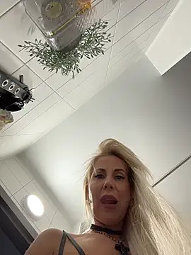 LisaMurr online show from April 2026 03:09:01 PM