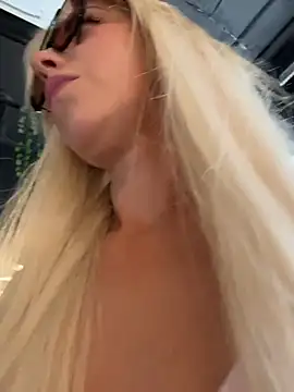 LisaMurr online show from June 2026 11:19:02 AM