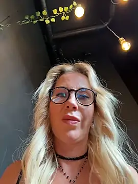 LisaMurr online show from July 2026 02:24:01 PM