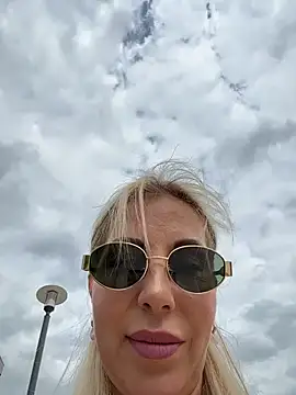 LisaMurr online show from May 2026 01:06:02 PM