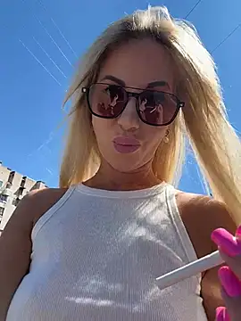 LisaMurr online show from June 2026 10:31:01 AM