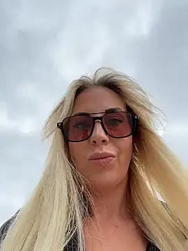 LisaMurr online show from July 2026 11:16:02 AM