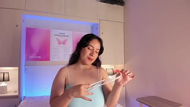 ElaRey  online show from March 2026 12:19:01 PM