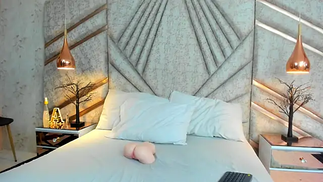 LuckySammer online show from March 2026 01:55:02 PM